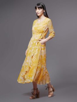 Miss Chase Women's Multicolored V-Neck Three-Quarter Dress.